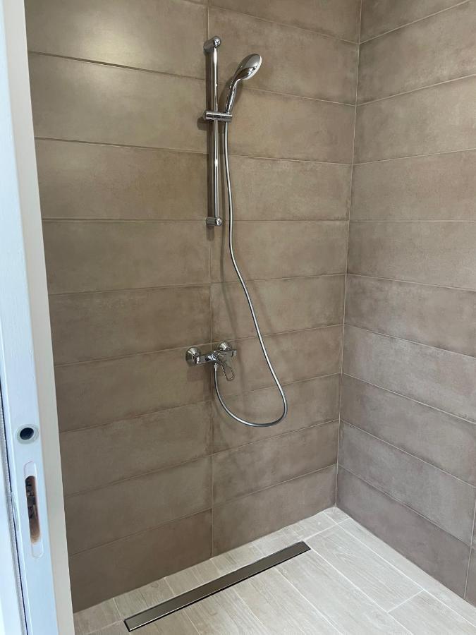 Maison Fleurs De Lys, Climatisee, Wifi Et Parking Privee Gratuit, Lave-Linge, Vernon Giverny 외부 사진